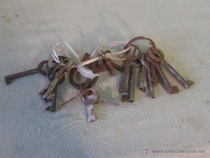 Antig&uuml;edades: LOTE DE LLAVES - Foto 2