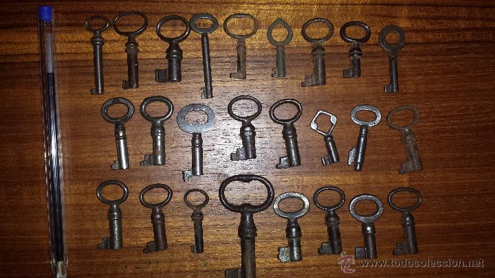 Antig&uuml;edades: 25 llavecita antiguas. - Foto 1