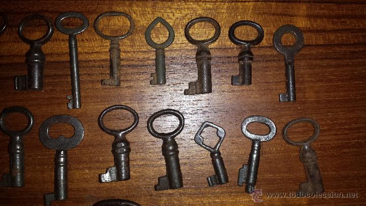 Antig&uuml;edades: 25 llavecita antiguas. - Foto 4