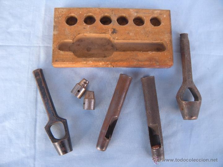 Antig&uuml;edades: LOTE DE SEIS SACABOCADOS - Foto 4