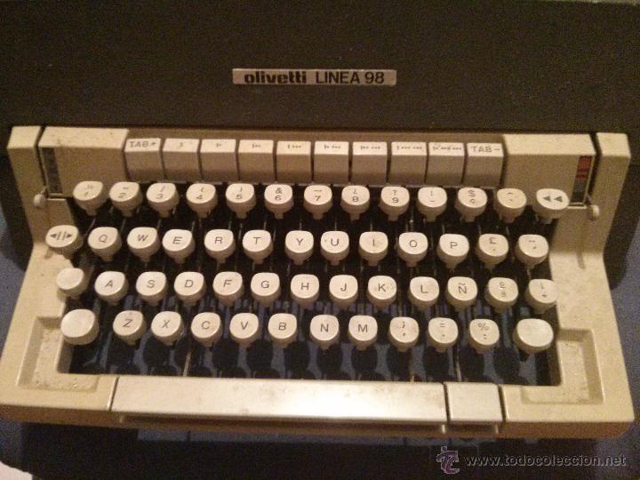 Antig&uuml;edades: Maquina de escribir, Olivetti LINEA 98. - Foto 2