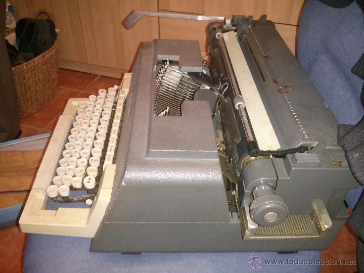 Antig&uuml;edades: Maquina de escribir, Olivetti LINEA 98. - Foto 3
