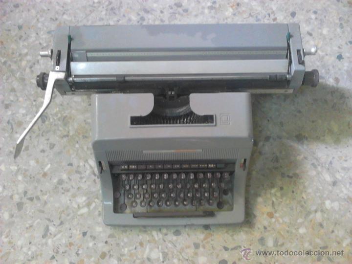 Antigüedades: Maquina de escribir Olivetti Linea 88 - Foto 2 - 47801328