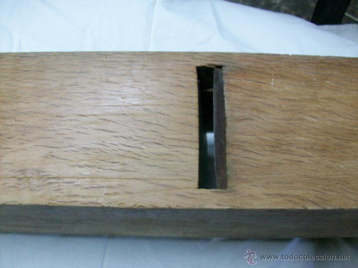 Antig&uuml;edades: ANTIGUO CEPILLO DE CARPINTERO-MIDE 64,50CM DE LARGO. - Foto 4