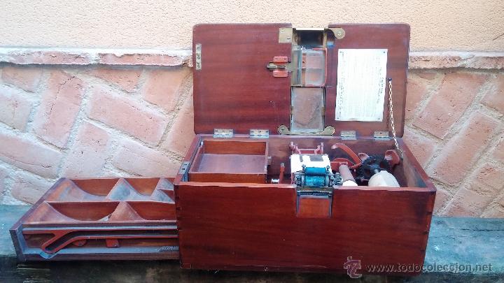 Antig&uuml;edades: Registradora de madera y bronce - Foto 2