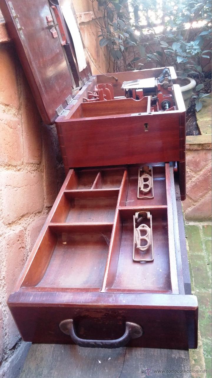 Antig&uuml;edades: Registradora de madera y bronce - Foto 3