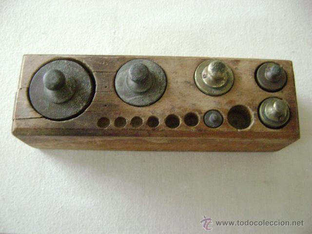 Antig&uuml;edades: CAJA CON PESAS - Foto 1