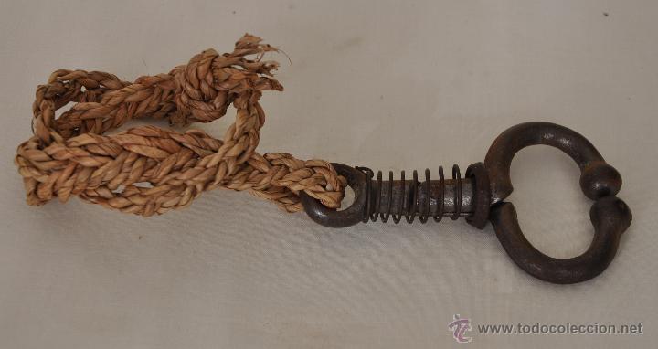Antig&uuml;edades: Hociquero con cuerda. - Foto 1