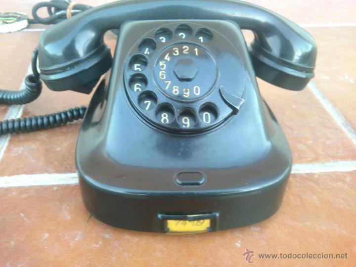 Tel&eacute;fonos: Tel&eacute;fono antiguo de Baquelita 1965. - Foto 1