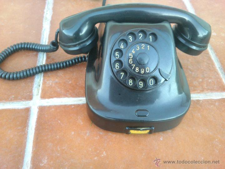 Tel&eacute;fonos: Tel&eacute;fono antiguo de Baquelita 1965. - Foto 2