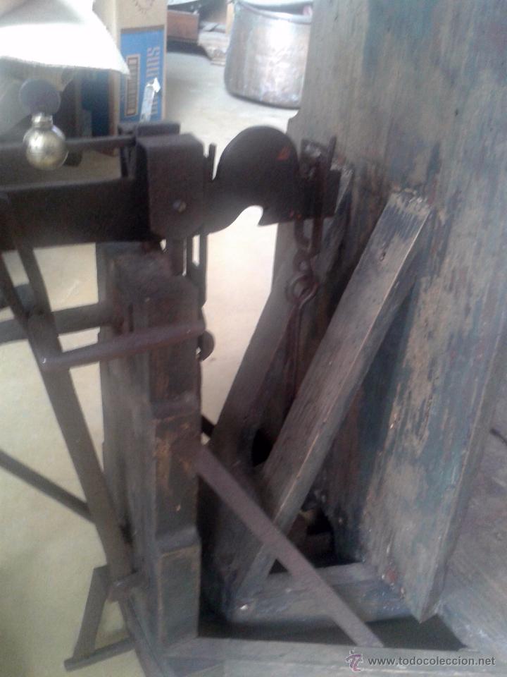 Antig&uuml;edades: ANTIGUA BASCULA DE MUSEO- RESTARADA - Foto 3