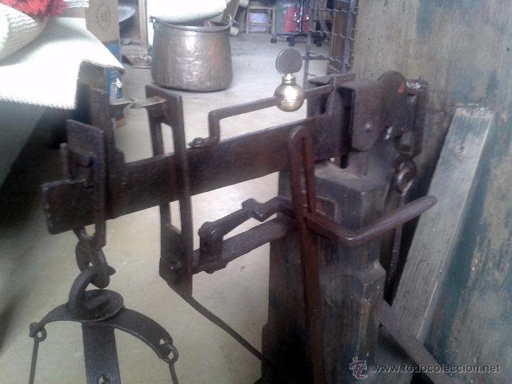 Antig&uuml;edades: ANTIGUA BASCULA DE MUSEO- RESTARADA - Foto 5