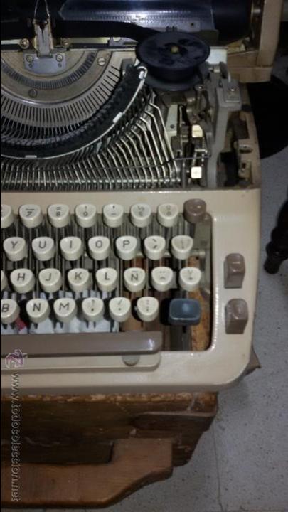 Antig&uuml;edades: M&Aacute;QUINA DE ESCRIBIR TRIUMPH - Foto 2