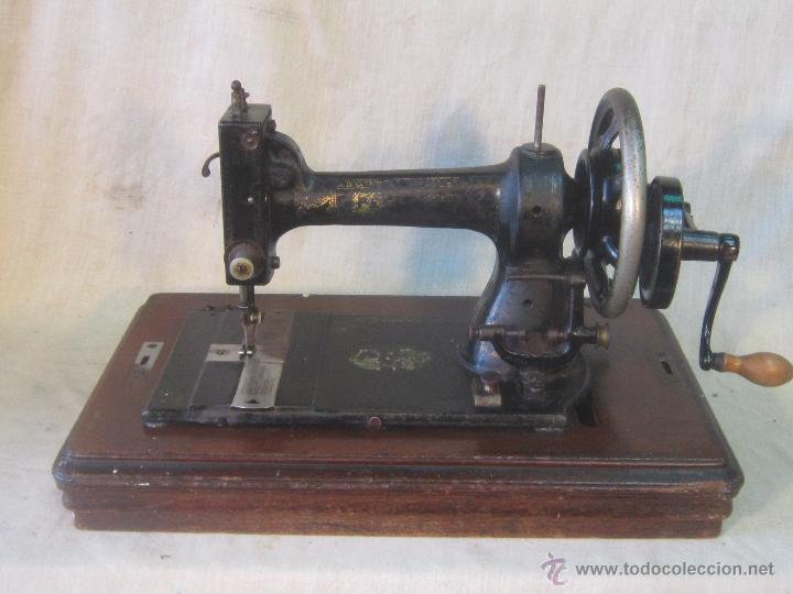 Antig&uuml;edades: maquina antigua de coser - Foto 5