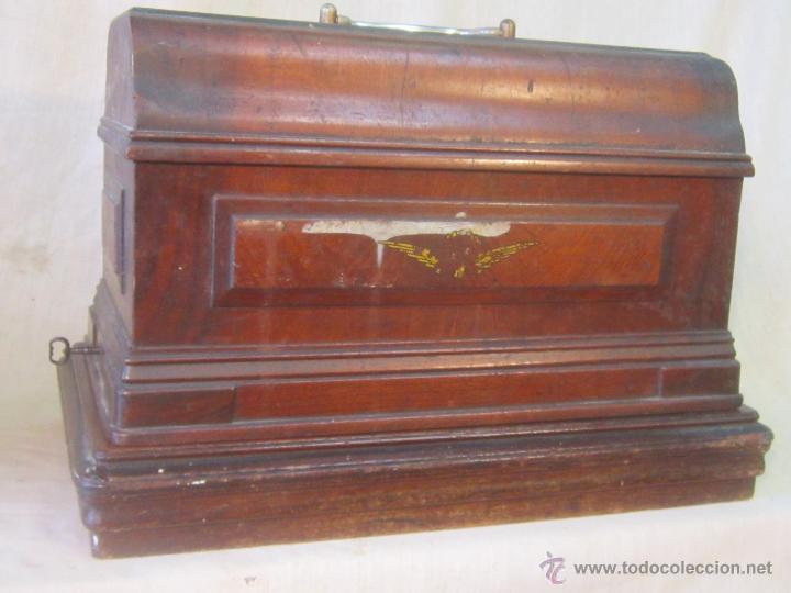 Antig&uuml;edades: maquina antigua de coser - Foto 7