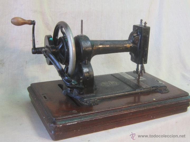 Antig&uuml;edades: maquina antigua de coser - Foto 13