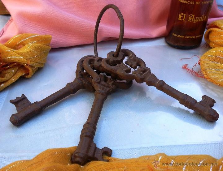 Antig&uuml;edades: MANOJO DE LLAVES R&Uacute;STICAS PARA DECORACI&Oacute;N. - Foto 1