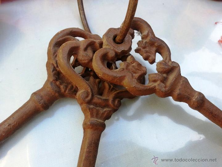 Antig&uuml;edades: MANOJO DE LLAVES R&Uacute;STICAS PARA DECORACI&Oacute;N. - Foto 2
