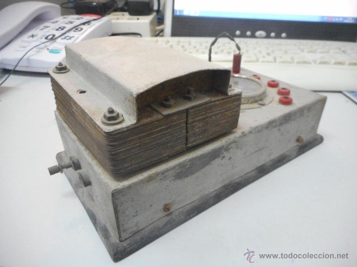 Antig&uuml;edades: ESTAMOS LIQUIDANDO. voltimetro transformador en base de madera - Foto 3