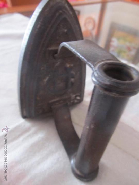 Antig&uuml;edades: M69 PLANCHA HIERRO FORJA CON SIMBOLOS - Foto 2