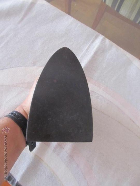 Antig&uuml;edades: M69 PLANCHA HIERRO FORJA CON SIMBOLOS - Foto 3