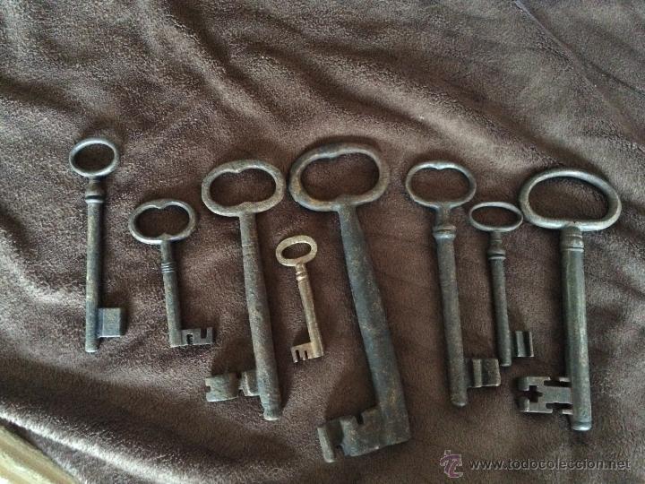 Antig&uuml;edades: LOTE DE COLECCI&Oacute;N DE 8 LLAVES ANTIGUAS - Foto 1