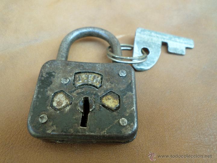 Antig&uuml;edades: CANDADO Y LLAVE UCEM - Foto 1