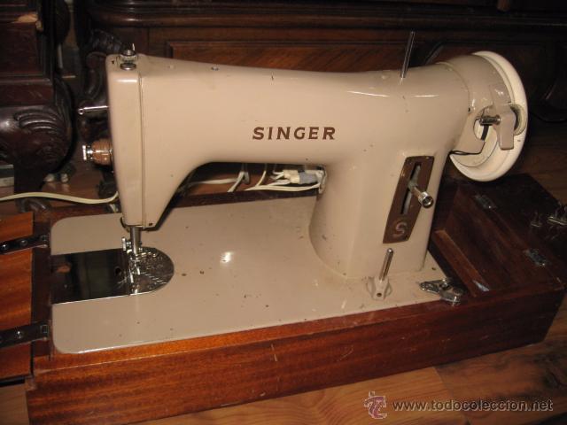 Maquina de coser singer de maleta funcionando. - Vendido en Venta Directa -  49619275