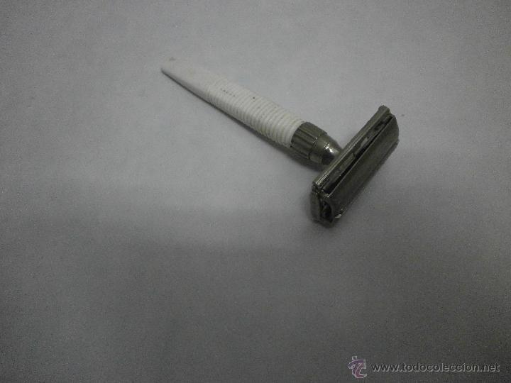 Antig&uuml;edades: MAQUINITA DE AFEITAR MARCA GILLETTE - Foto 1