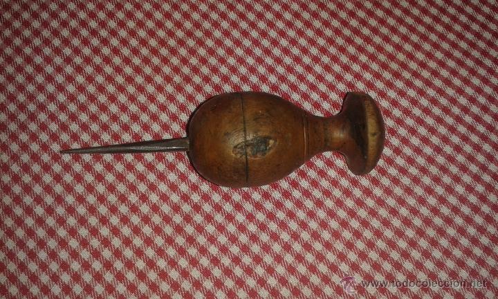 Antig&uuml;edades: punzon madera zapatero - Foto 1