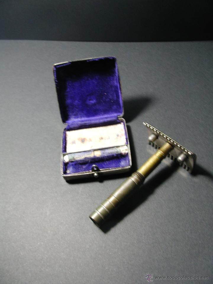 Antig&uuml;edades: Caja con maquinilla de afeitar de viaje. - Foto 3