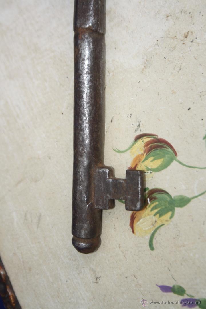 Antig&uuml;edades: LLAVE ANTIGUA DE FORJA DE 17 CMS. DE LARGO - Foto 2