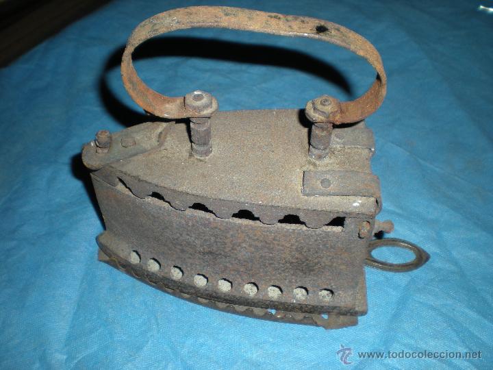 Antig&uuml;edades: Plancha carb&oacute;n con base 24x9x18cm - Foto 1