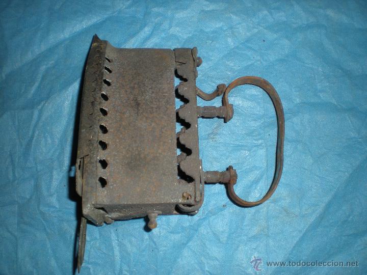 Antig&uuml;edades: Plancha carb&oacute;n con base 24x9x18cm - Foto 6