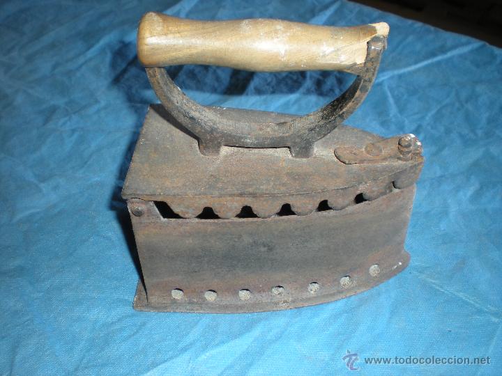 Antig&uuml;edades: Plancha para carb&oacute;n 18x10x18cm - Foto 1