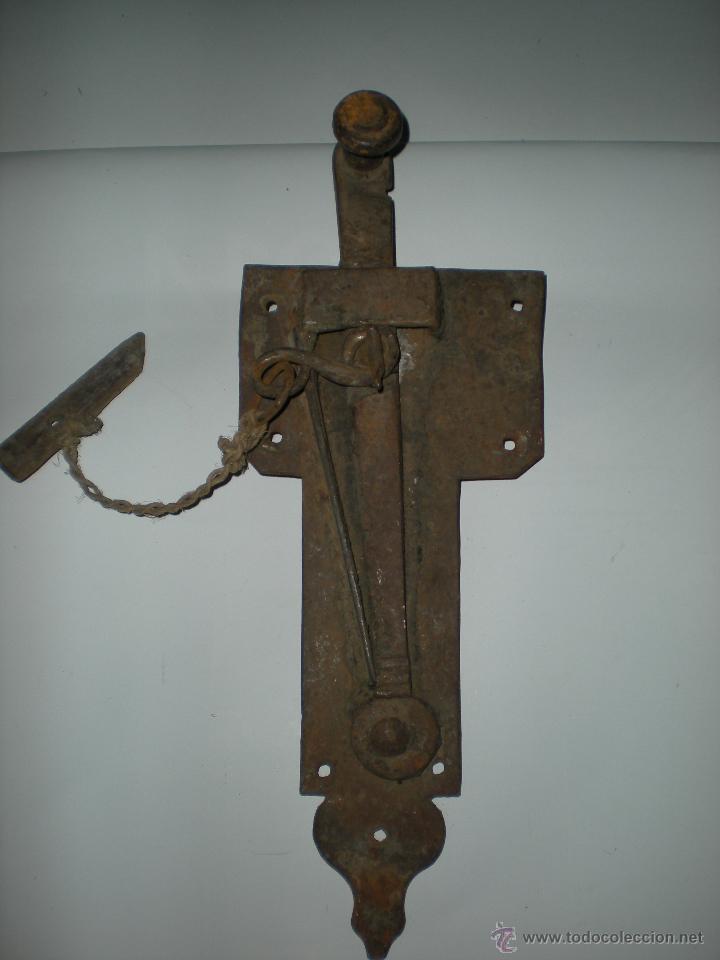 Antig&uuml;edades: Herraje puerta cerrojo 40x18cm - Foto 1