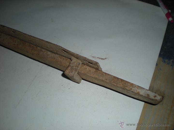 Antig&uuml;edades: Herraje puerta 30x10cm - Foto 5