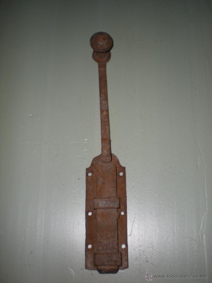 Antig&uuml;edades: Herraje puerta 30x10cm - Foto 1