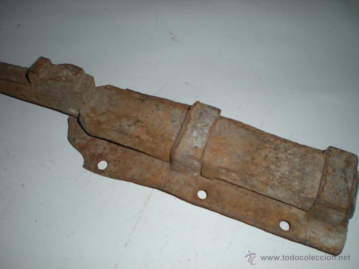 Antig&uuml;edades: Herraje puerta 30x10cm - Foto 5