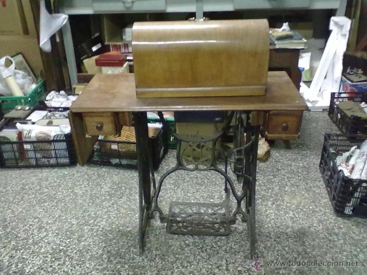 Antig&uuml;edades: NAUMANN MAQUINA DE COSER DE LANZADERA - Foto 2