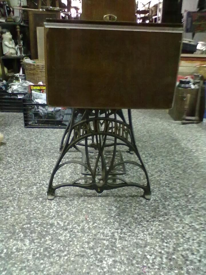 Antig&uuml;edades: NAUMANN MAQUINA DE COSER DE LANZADERA - Foto 4