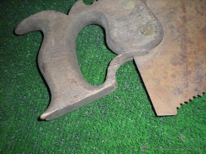 Antig&uuml;edades: Serrucho de mano 54x14cm - Foto 2