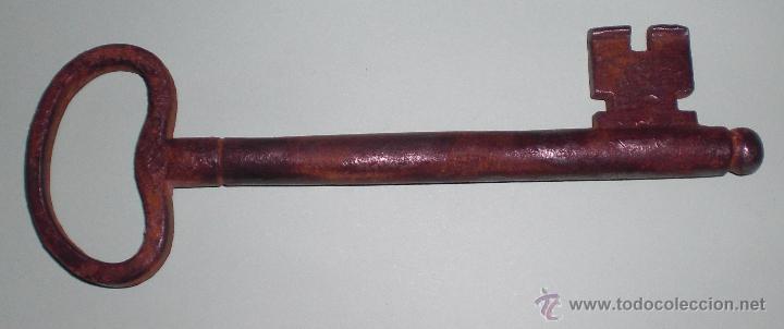 Antig&uuml;edades: Antigua llave de forja zxy - Foto 1
