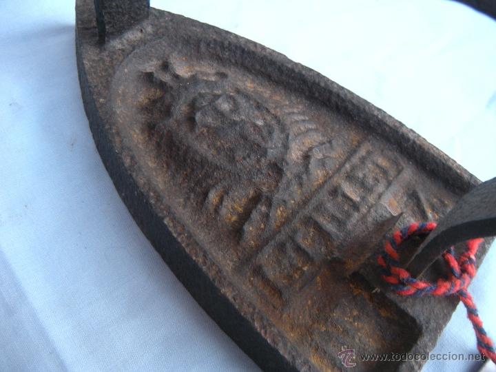 Antig&uuml;edades: ANTIGUA PLANCHA DE HIERRO - Foto 4