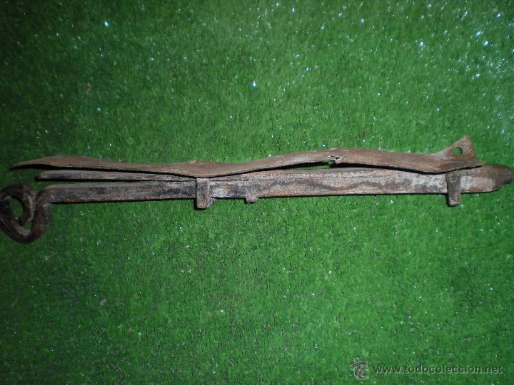 Antig&uuml;edades: Herraje puerta 36x6x3cm - Foto 6