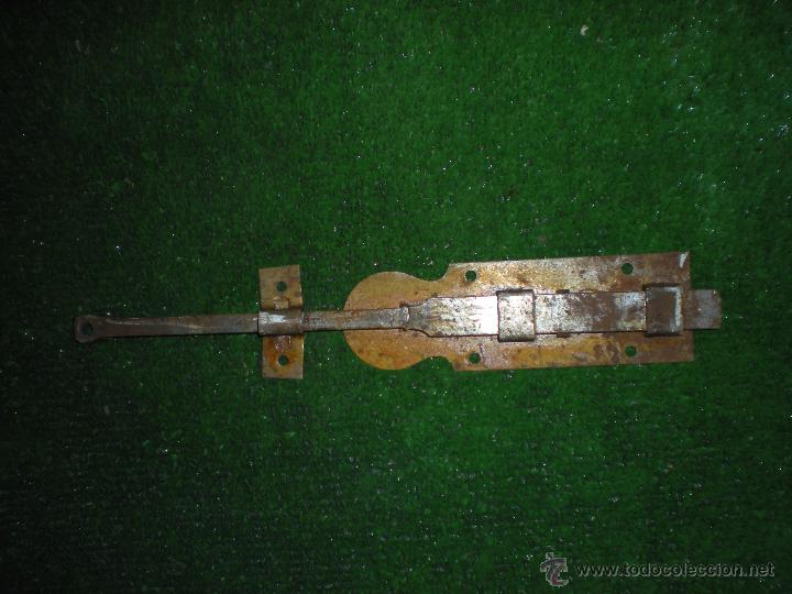 Antig&uuml;edades: Herraje puerta 30x5x2cm - Foto 1