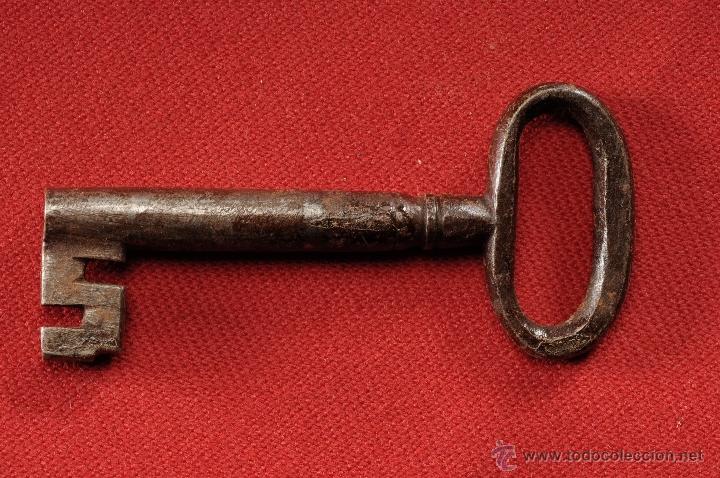 Antig&uuml;edades: ANTIGUA LLAVE EN HIERRO FORJADO - Foto 1