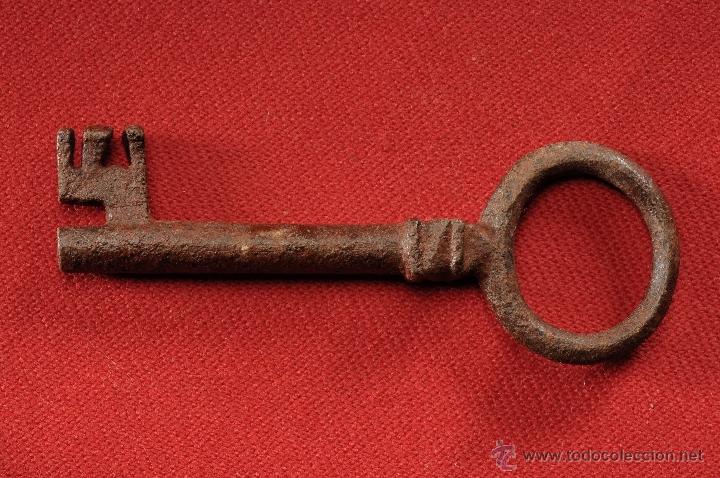 Antig&uuml;edades: ANTIGUA LLAVE EN HIERRO FORJADO - Foto 2