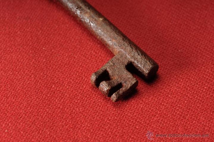 Antig&uuml;edades: ANTIGUA LLAVE EN HIERRO FORJADO - Foto 3