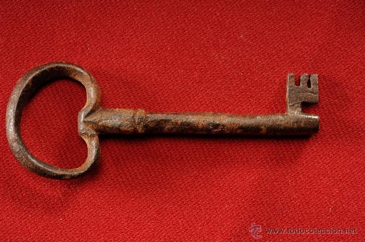Antig&uuml;edades: ANTIGUA LLAVE EN HIERRO FORJADO - Foto 1